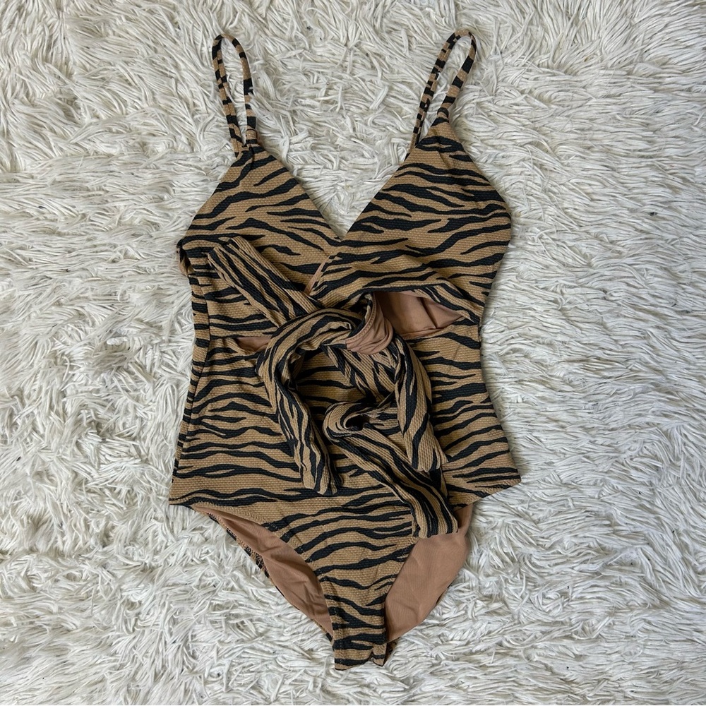 ◾️Aerie Pique Zebra Animal Print Wrap One Piece Swimsuit - Picture 4 of 11